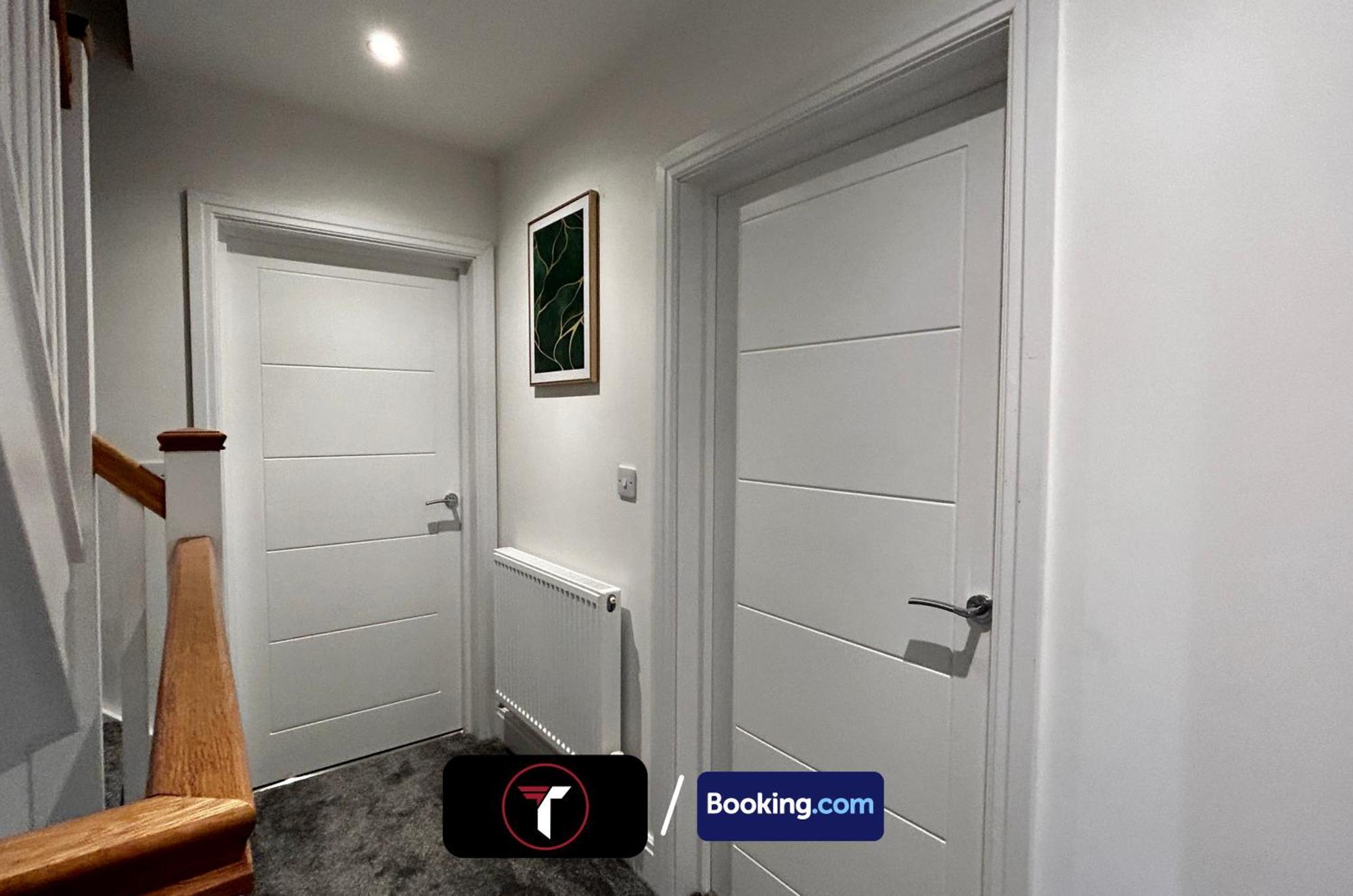 Spacious 4 Bedroom By Tara Stays Short Lets & Serviced Accommodation Aldershot With Free Wifi & Garden מראה חיצוני תמונה